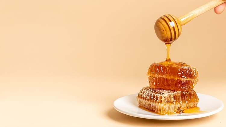 What is Golden Honey? Is It More Effective than Regular Honey?