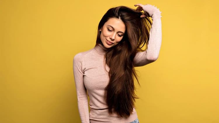 Make Your Hair Incredibly Voluminous & So Much Softer with This Scalp Detox