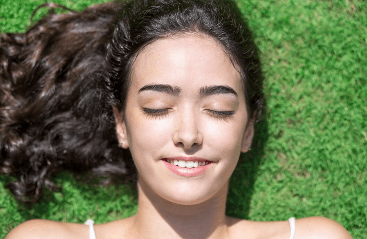 Natural Ways To Enhance Beauty Without Using Makeup