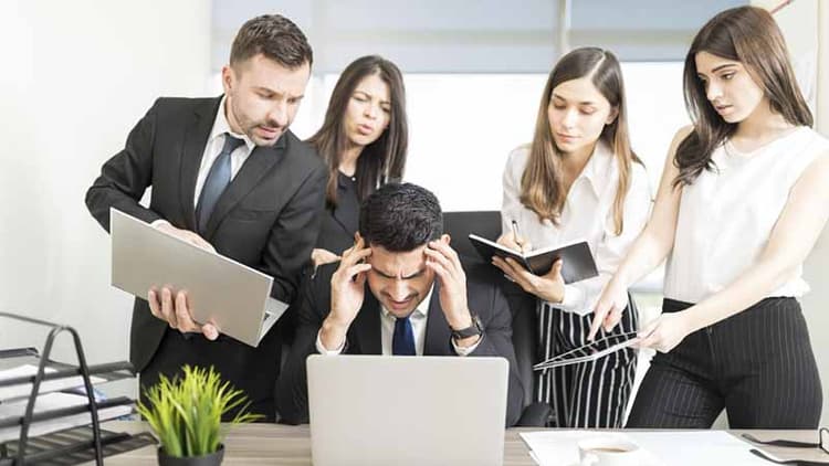 How To Spot If You're Being Convinced Or Manipulated?
