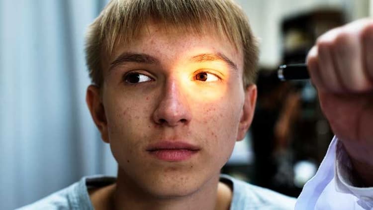 Understanding Poor Color Vision: Causes, Symptoms, and Management