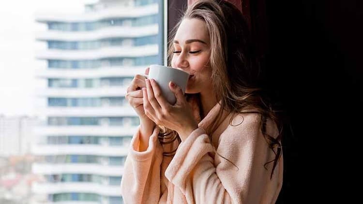 Should You Really Begin Your Day With A Cup Of Tea/Coffee?