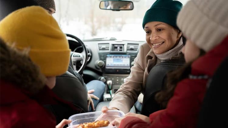 How To Practice Healthy Eating/ Snacking While Travelling