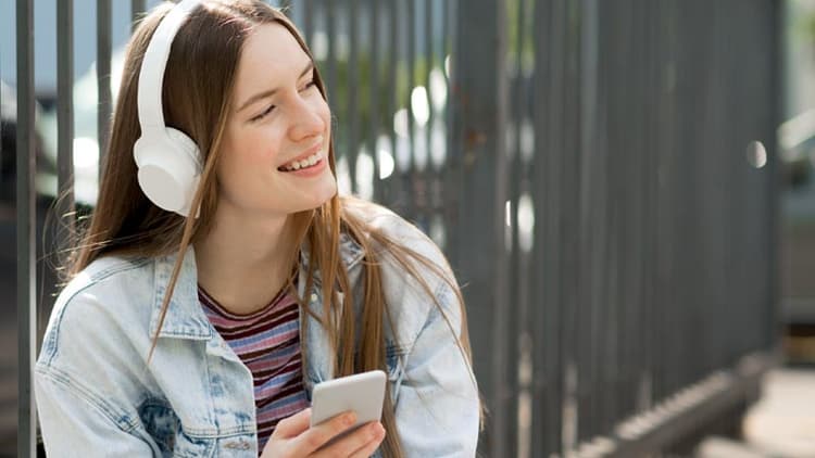 Hearing Loss From Headphones? How To Take Care Of Your Ears?