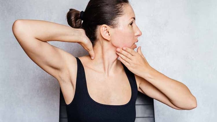 Is It Safe To Crack Your Neck?