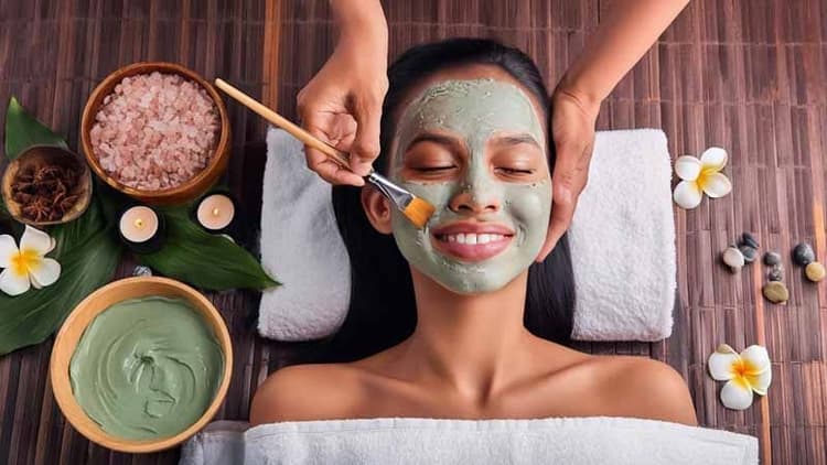 Ayurvedic Facial Massage Brightens Your Skin & Reduces Toxins?