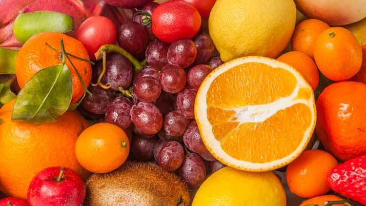 7 Fruits You Should Avoid Eating On An Empty Stomach