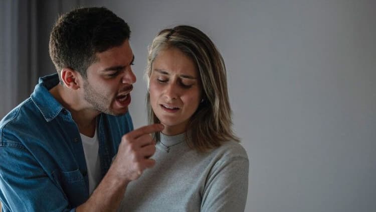 How To Help Someone You Think May Be In An Abusive Relationship?