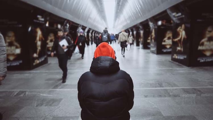 Surrounded By People Who Pull You Down? Here’s How To Stay Sane