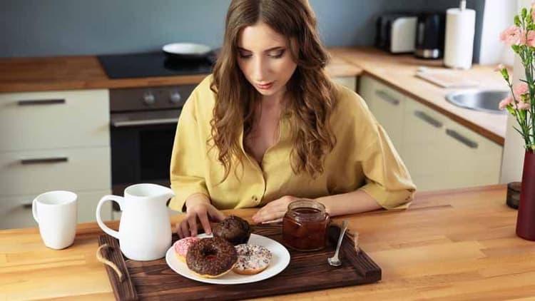 Reasons Why You Crave Sugar When Feeling Low Or Stressed