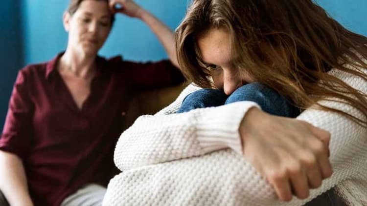 20 Things Parents Say That Haunt Their Children In Adulthood