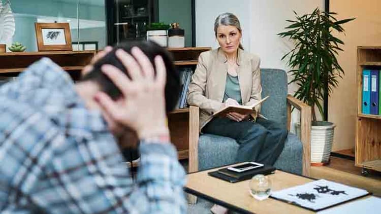 10 Anxiety Hacks Therapists Swear By