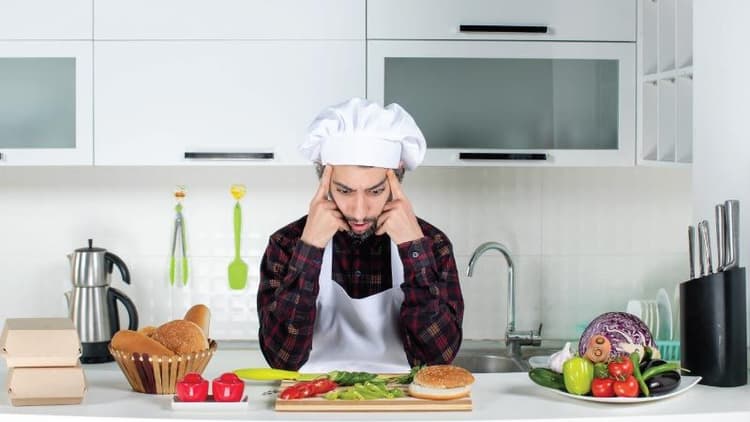 23 Common Cooking Mistakes That Could Poison You – Especially In Indian Kitchens