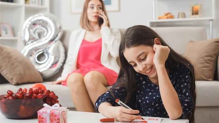 If Your Daughter Gets Her Period By Age 8: What Parents Need To Know?