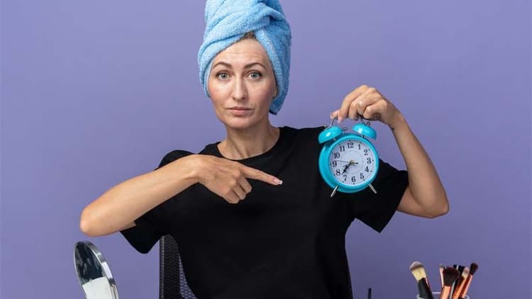 20 Daily Habits That Could Be Aging Your Face
